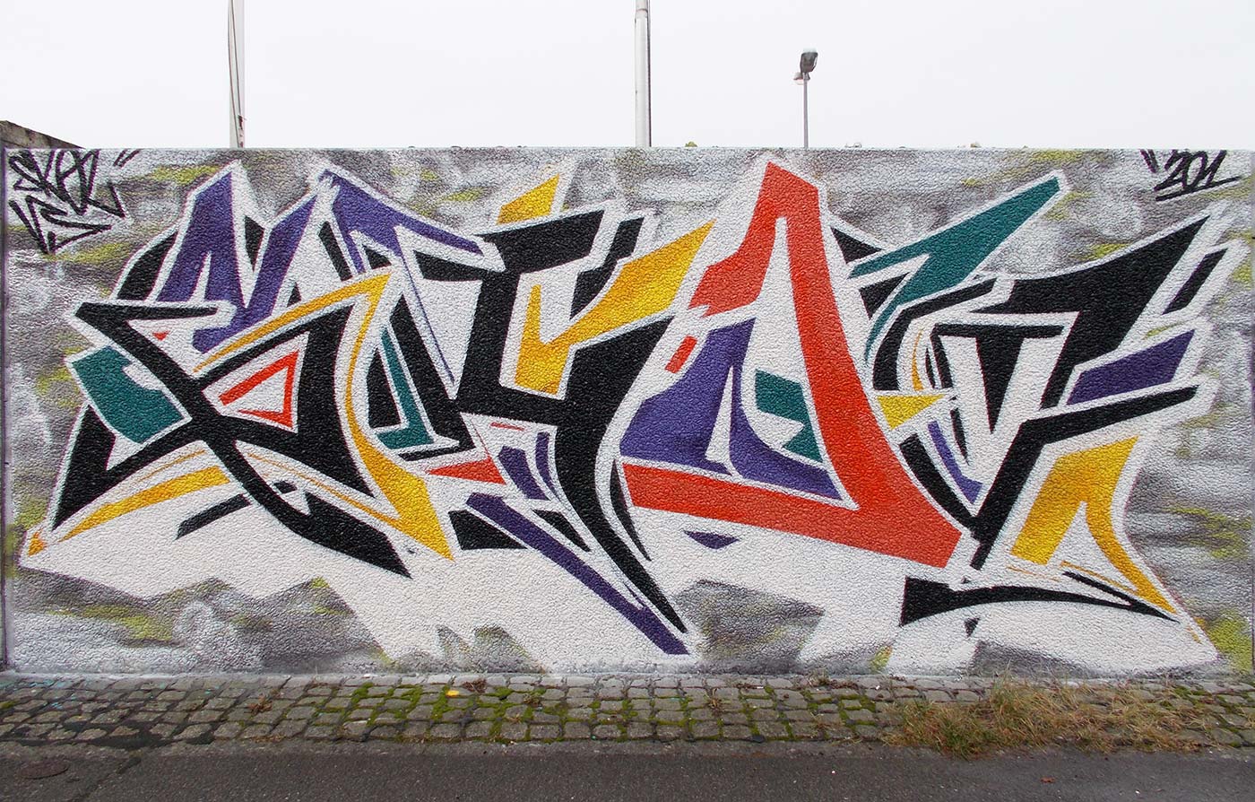 Graffiti Walls and Murals in Bremen by skol VS - 25